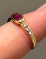 18 karaat gouden ring met robijn en natuurlijke diamanten!, Handtassen en Accessoires, Ringen, 18 tot 19, Geel, Ophalen of Verzenden