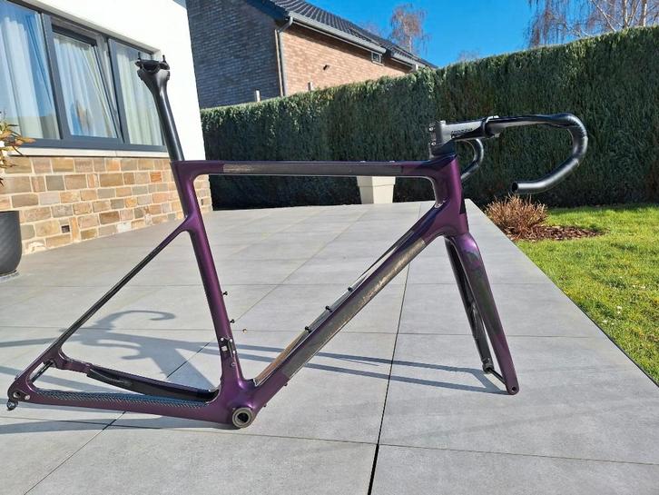 Yishun R1018-D frameset, Superlight version, Fietsen en Brommers, Fietsonderdelen, Gebruikt, Racefiets, Frame, Ophalen of Verzenden