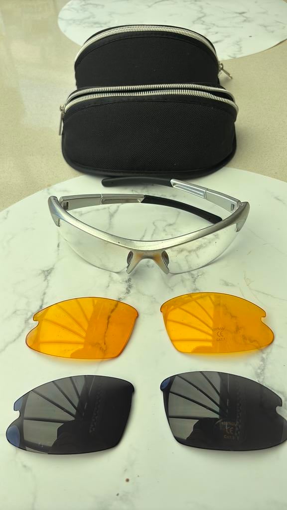 Gratis   Zonnebril-Fietsbril - 2 stuks, Ophalen, Zo goed als nieuw, Zonnebril