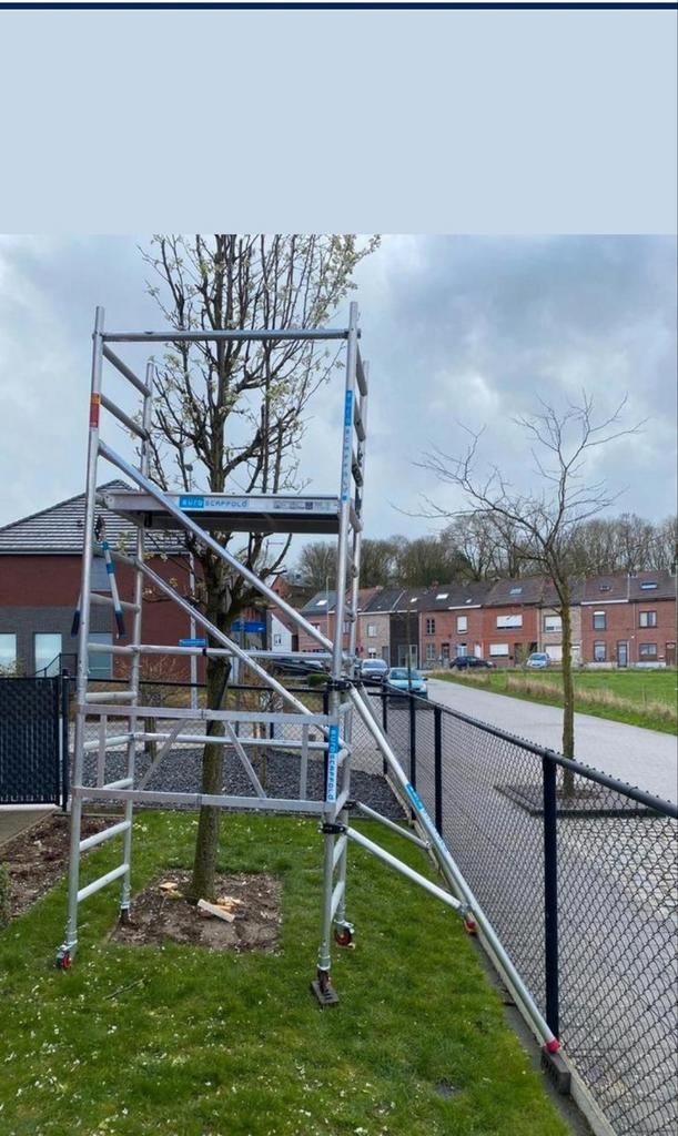 Stelling. 5 x gebruikt om een plafond te schilderen, Ophalen