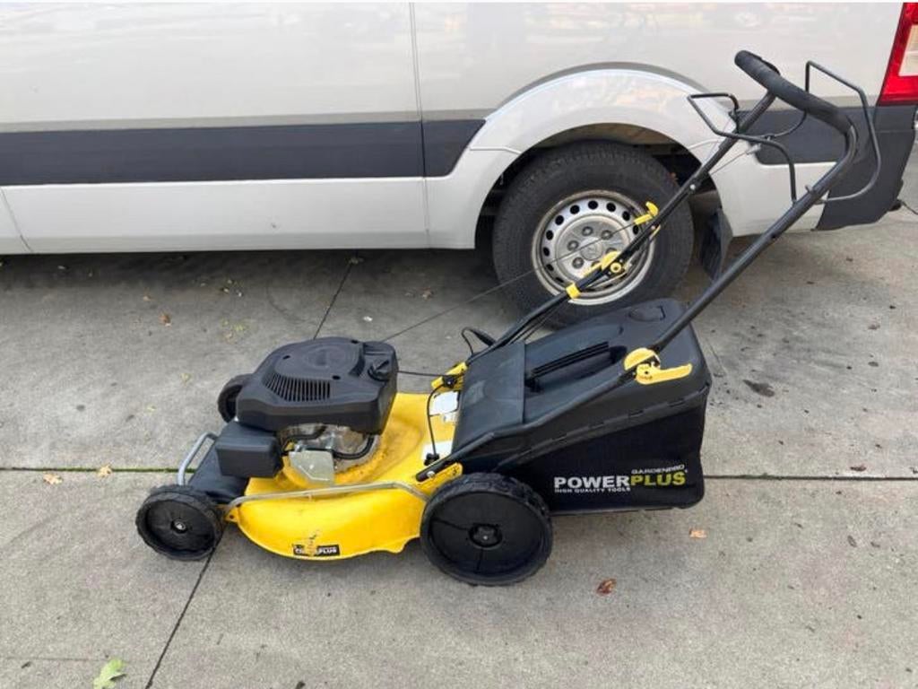 Powerplus benzine grasmaaier 53cm maaibreedte, Tuin en Terras, Grasmaaiers, Ophalen, Zo goed als nieuw, Opvangbak