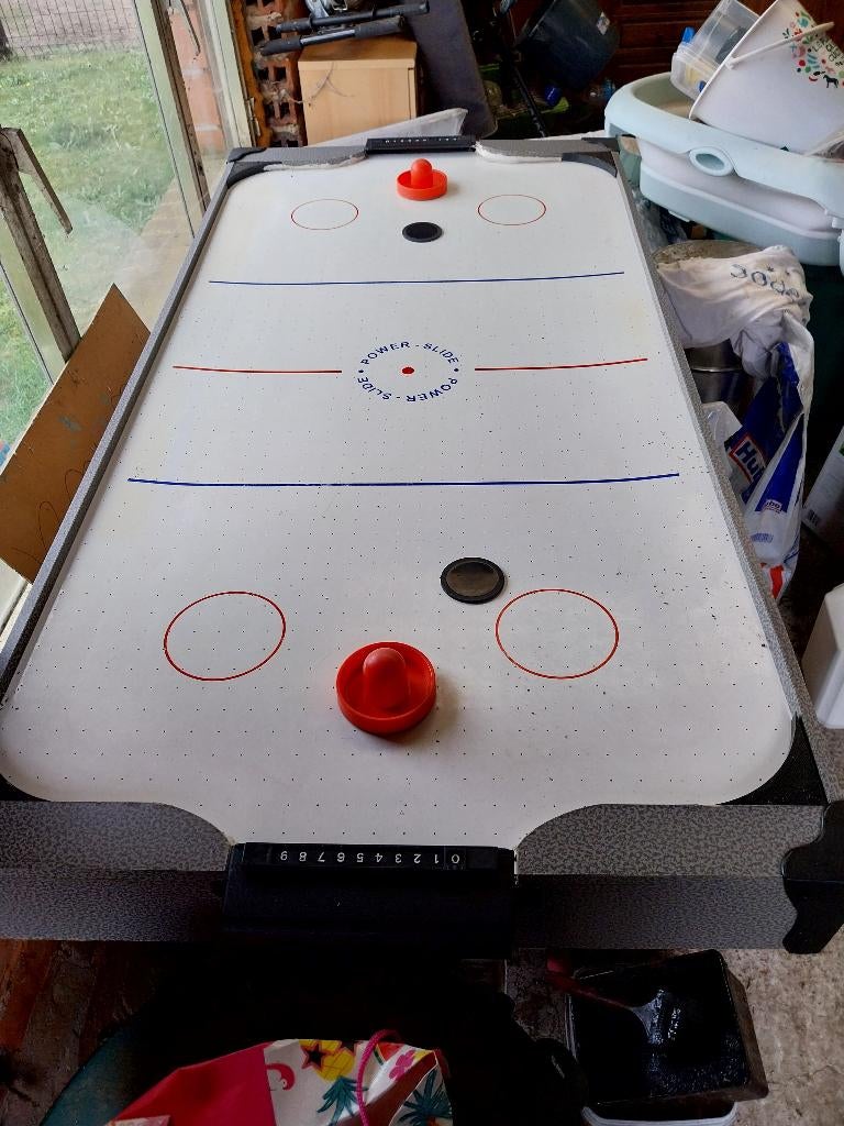 Air hockey tafel, Enlèvement, Utilisé