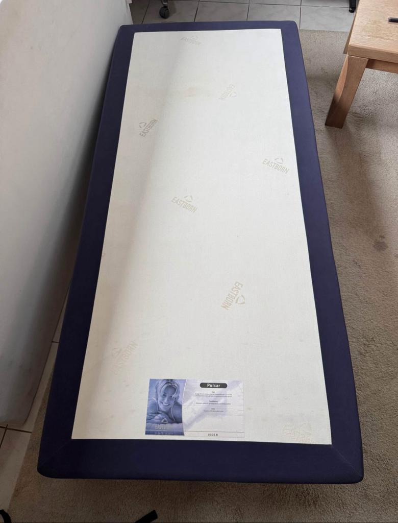 Eenpersoonsbed, Ophalen of Verzenden, Zo goed als nieuw, 200 cm, 90 cm