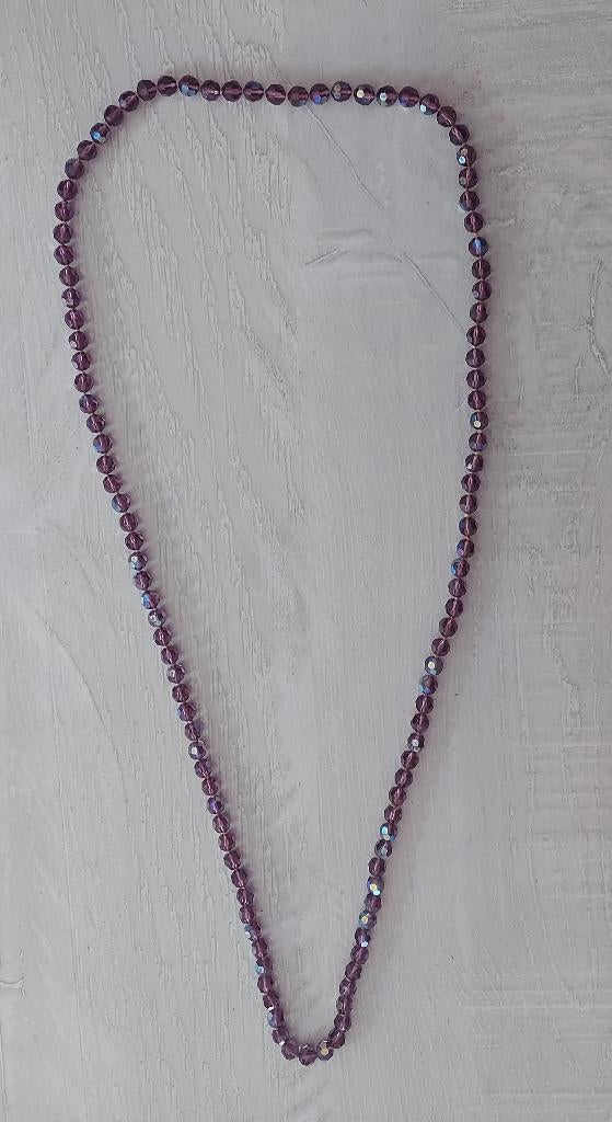 Collier mauve irisé, Bijoux, Sacs & Beauté, Colliers, Utilisé, Synthétique, Violet, Enlèvement