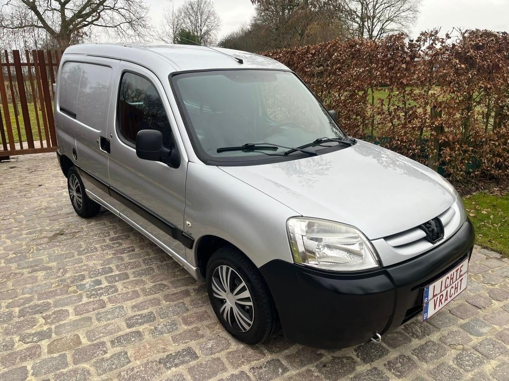 Peugeot Partner 1.6 HDI lichte vracht / 222.610 km / 2 ztpl, Auto's, Bestelwagens en Lichte vracht, Voorwielaandrijving, Stof