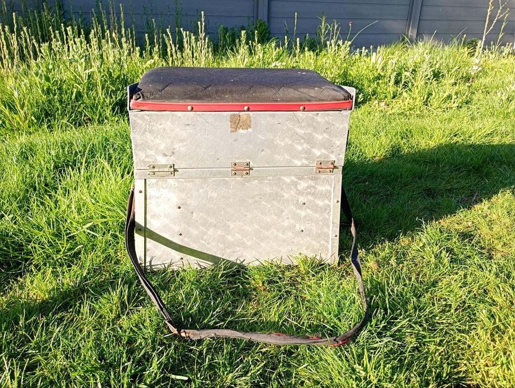 Viskoffer met zitplaats, Ophalen