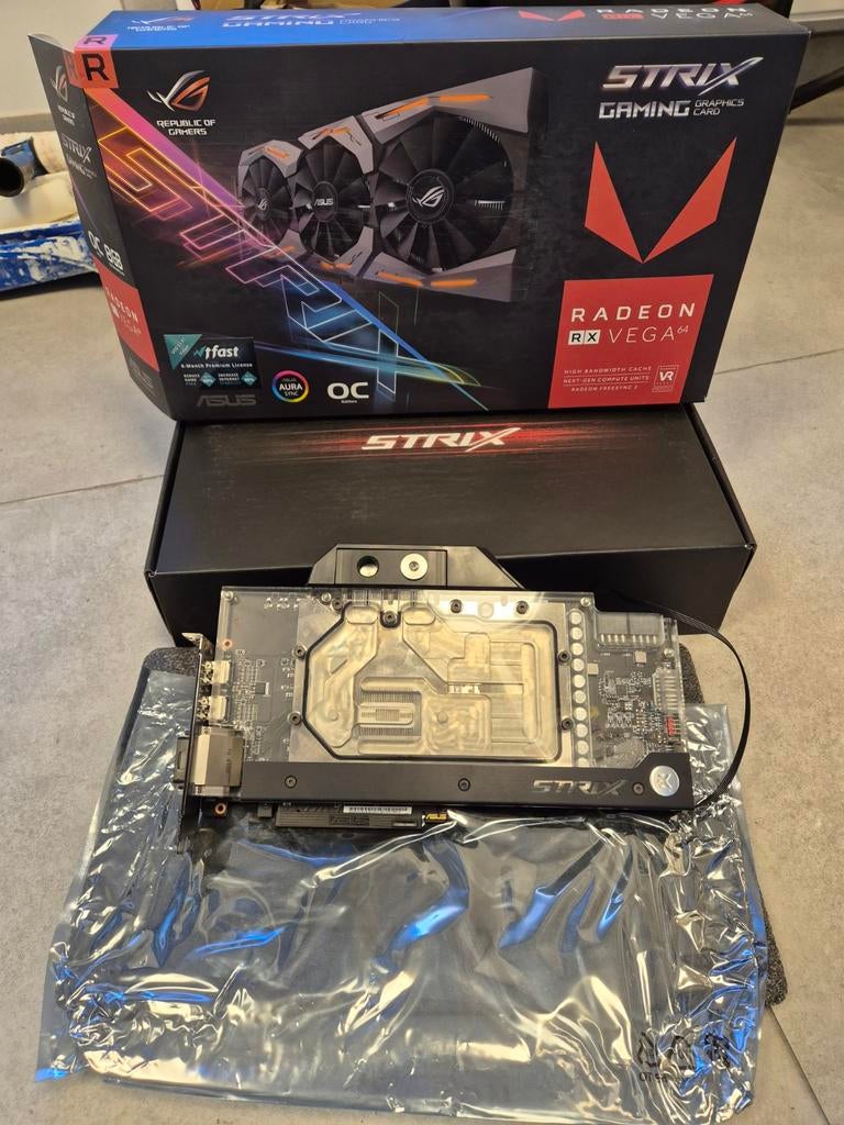 AMD ASUS ROG STRIX RX VEGA64 8 Gb watergekoeld, Computers en Software, Videokaarten, Zo goed als nieuw, AMD, PCI-Express 3.0, HDMI