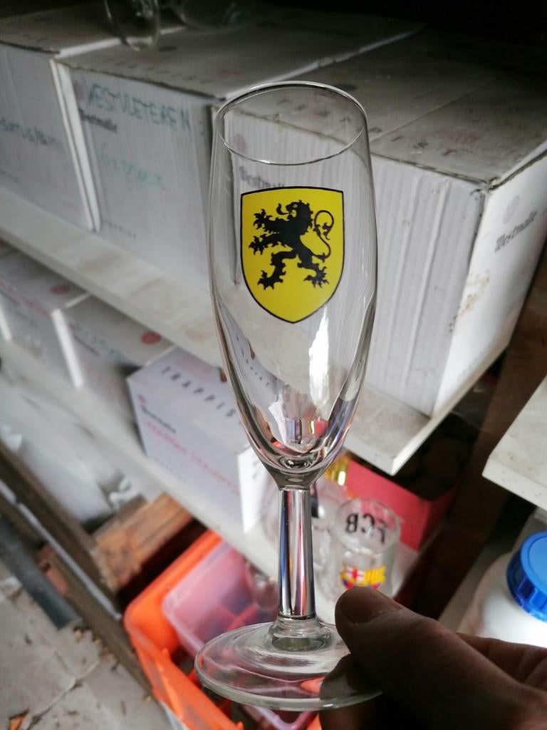 Champagneglas "Vlaamse Leeuw"., Ophalen of Verzenden