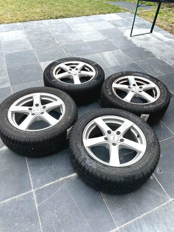 4 winterbanden op velg (ex VW Passat), Auto-onderdelen, Banden en Velgen, Band(en), Winterbanden, 185 mm, Personenwagen, Gebruikt