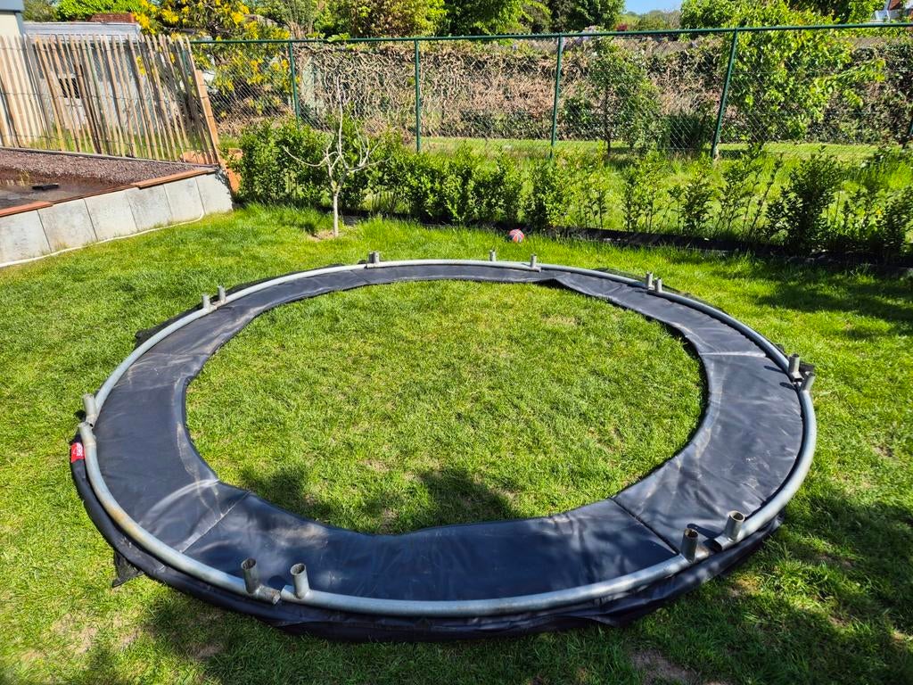 Trampoline Berg ingrounddiameter 330 cm, Kinderen en Baby's, Speelgoed | Buiten | Trampolines, Ophalen