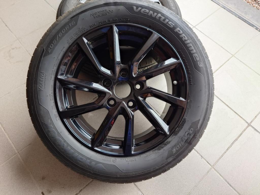 Jantes alu noires état neuf 16 pouces de marque Avus AC-518, Auto-onderdelen, Banden en Velgen, Banden en Velgen, Zomerbanden