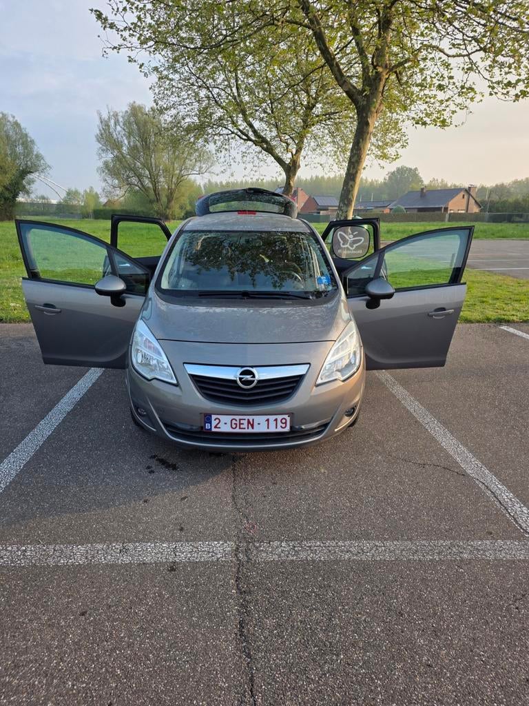 Opel Meriva 1.7CDTi Automaat, Stof, Zwart, 4 cilinders, Bruin