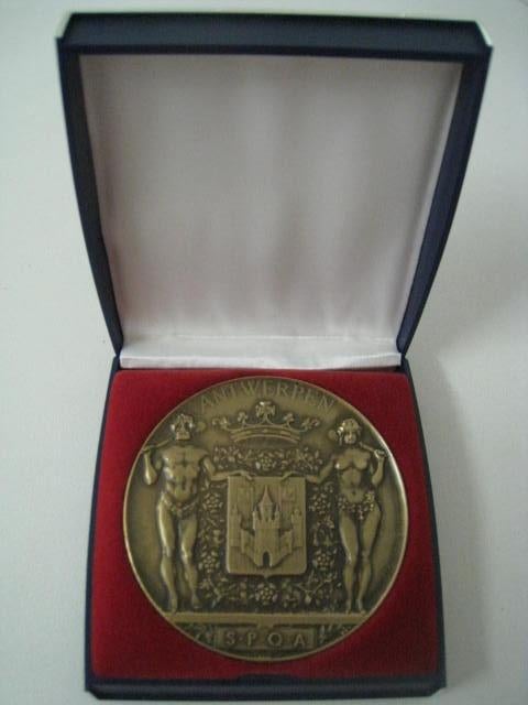 Gedenkmunt van de stad Antwerpen, gouden bruiloft geschenk, Postzegels en Munten, Munten | België, Ophalen