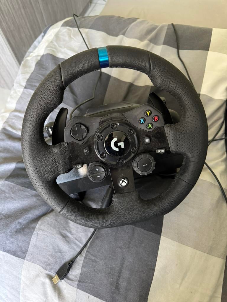VOLANT ET PÉDALES LOGITECH RACING NEUFS, Consoles de jeu & Jeux vidéo, Enlèvement ou Envoi, Neuf, Volant ou Pédales, PlayStation 4