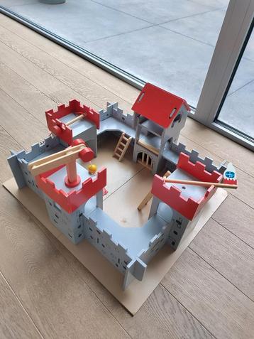 Ridder kasteel Papo beschikbaar voor biedingen