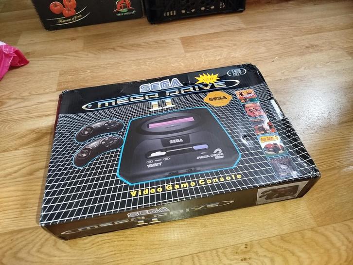 Sega Mega Drive II Console complète en boîte + test ok, Consoles de jeu & Jeux vidéo, Consoles de jeu | Sega, Mega Drive, Envoi