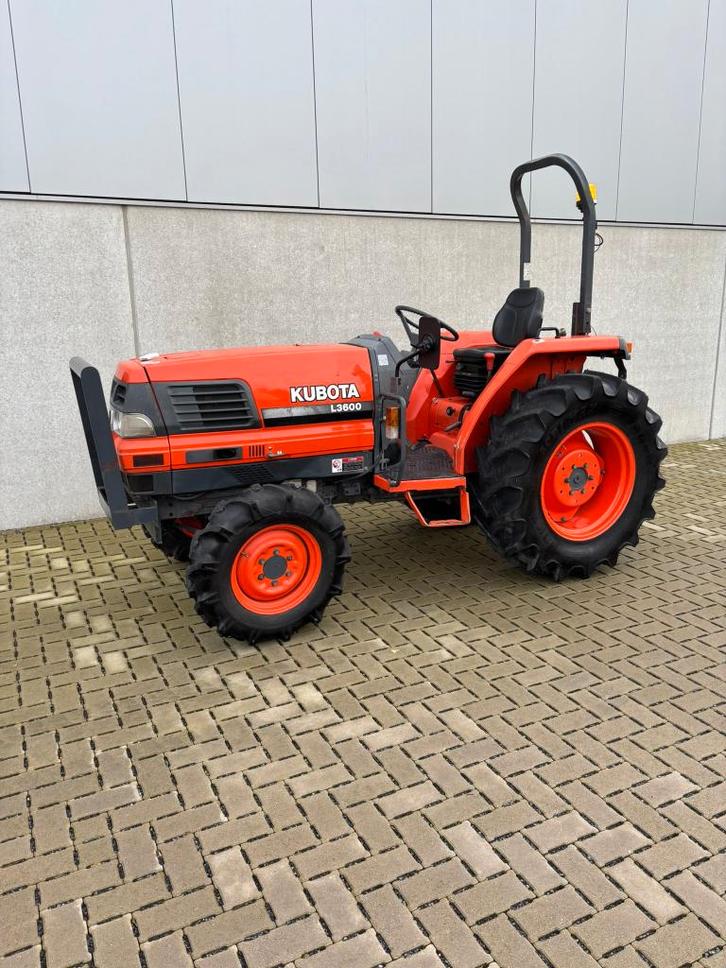 Kubota L3600  Zeer nette staat. nieuwe banden, Zakelijke goederen, Machines en Bouw | Tuin, Park en Bosbouw, Voertuig of Aanhanger