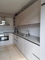 CUISINE BRILLANTE SANS POIGNÉES 2,70 M X 1,82 M