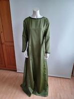 Middelleeuws kleed en kapje, Ophalen, Nieuw