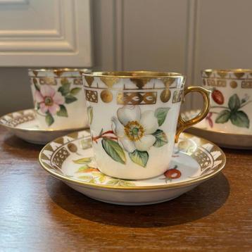Lot 4 tasses & soucoupes Royal Copenhagen beschikbaar voor biedingen