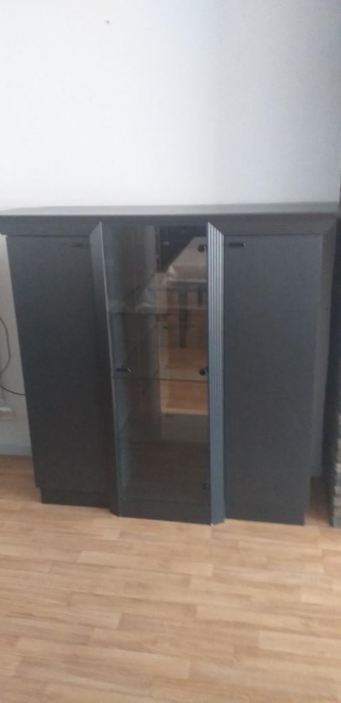 Zwarte vitrine kast met verlichting.Zie foto's., Huis en Inrichting, Kasten | Vitrinekasten, Gebruikt, Overige houtsoorten, Ophalen