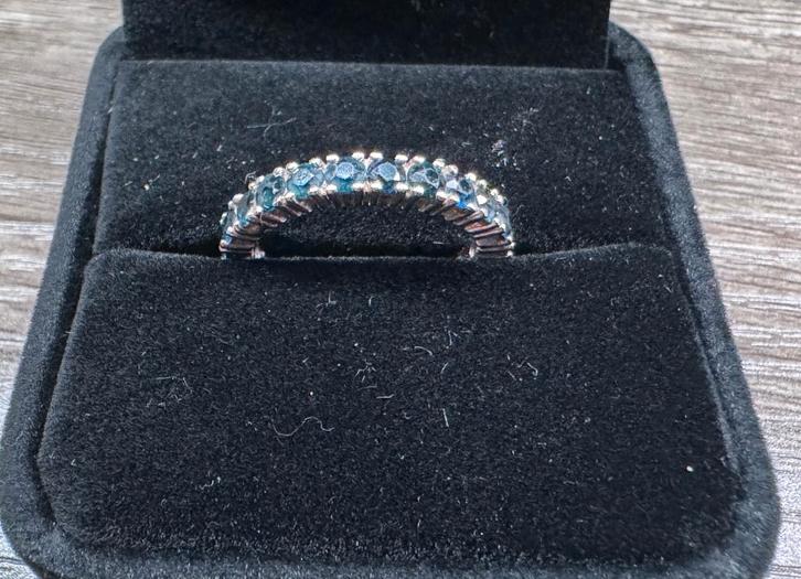 Vintage Eternity ring in witgoud en saffieren, Handtassen en Accessoires, Antieke sieraden, Ring, Goud, Met edelsteen, Ophalen of Verzenden