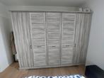 Ruime kleerkast, Huis en Inrichting, Kasten | Kleerkasten, Ophalen, 200 cm of meer, Met hangruimte, Zo goed als nieuw