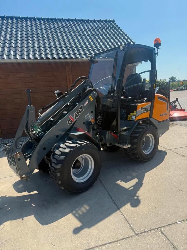 Giant g2700hd 136uur!!, Zakelijke goederen, Machines en Bouw | Kranen en Graafmachines, Ophalen