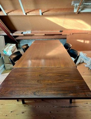 Jaren 60 eettafel  beschikbaar voor biedingen