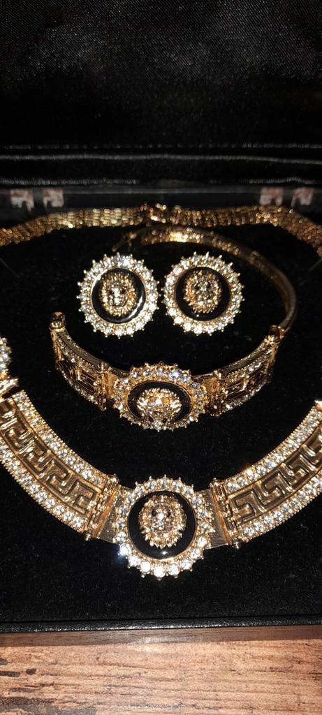 Sublieme en zeldzame vergulde sieradenset van het Cartier-mo, Handtassen en Accessoires, Armbanden, Nieuw, Staal, Goud, Met strass