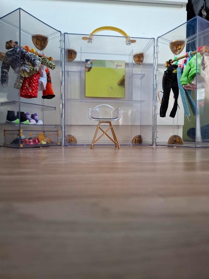 Rainbow High Deluxe kledingkast, Enfants & Bébés, Jouets | Figurines, Comme neuf, Enlèvement