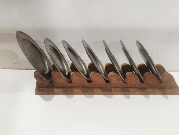 Mooie set oude onderzetters van tin in houten houder, Antiek en Kunst, Antiek | Tin, Ophalen of Verzenden