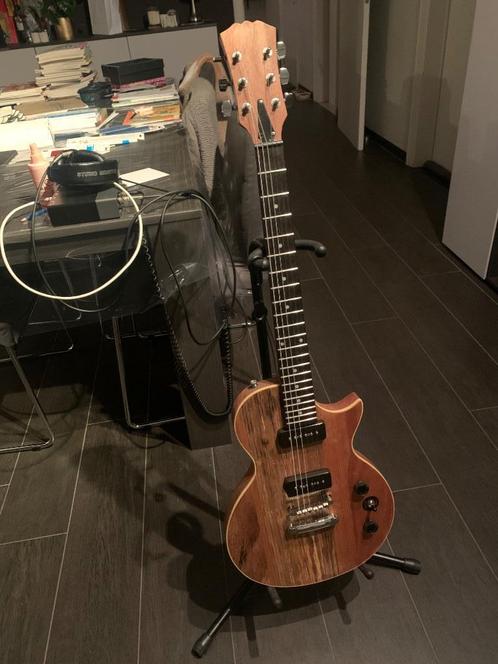 gecustomiseerde Stagg SEL P90 les paul, Muziek en Instrumenten, Snaarinstrumenten | Gitaren | Elektrisch, Zo goed als nieuw, Solid body