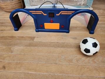 Voetbal spel rotonda rebounder beschikbaar voor biedingen