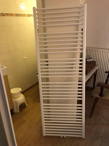 Radiateur de salle de bain blanc