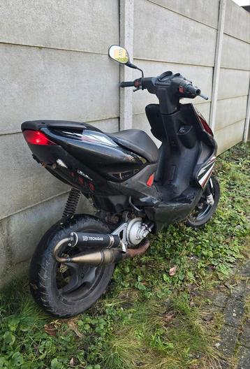 Echange avec voiture ou moto, Enlèvement, Comme neuf, Aerox