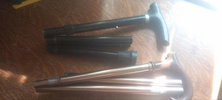 2 Cannes pliable 10 € la pièce ou 15 € pour les 2., Diversen, Wandelstokken, Zo goed als nieuw, Opvouwbaar, Ophalen