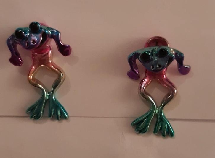 Oorbellen, ringen, hangers, Handtassen en Accessoires, Oorbellen, Zo goed als nieuw, Glas, Rood, Ophalen of Verzenden