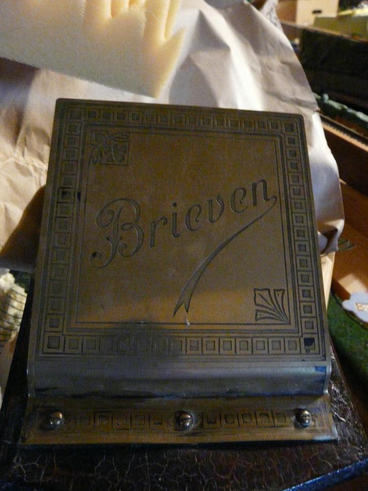 Vintage brievenhouder om op te hangen in hout en koper, Antiek en Kunst, Curiosa en Brocante, Ophalen