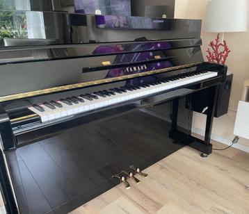 Piano Yamaha B2