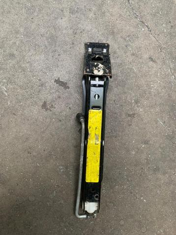 Volkswagen T5 Krikset 7H0011031D beschikbaar voor biedingen