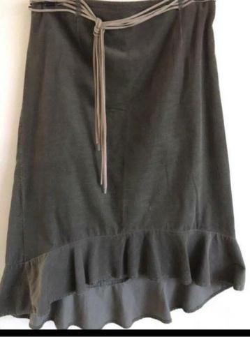 Asymmetrische fluwelen rok + ruches maat 44. beschikbaar voor biedingen