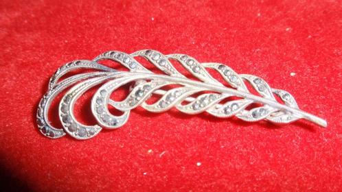 Zilveren oude broche bezet met markasiet 1940/50, Handtassen en Accessoires, Broches, Zo goed als nieuw, Zilver, Zilver, 4 tot 7 cm