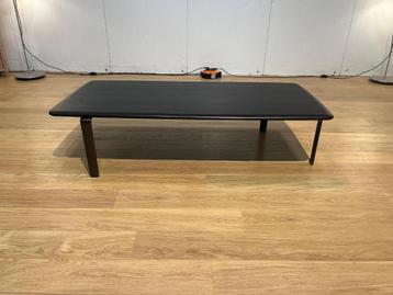 ZGAN Minotti Perry Salontafel – NP: €4.500 beschikbaar voor biedingen