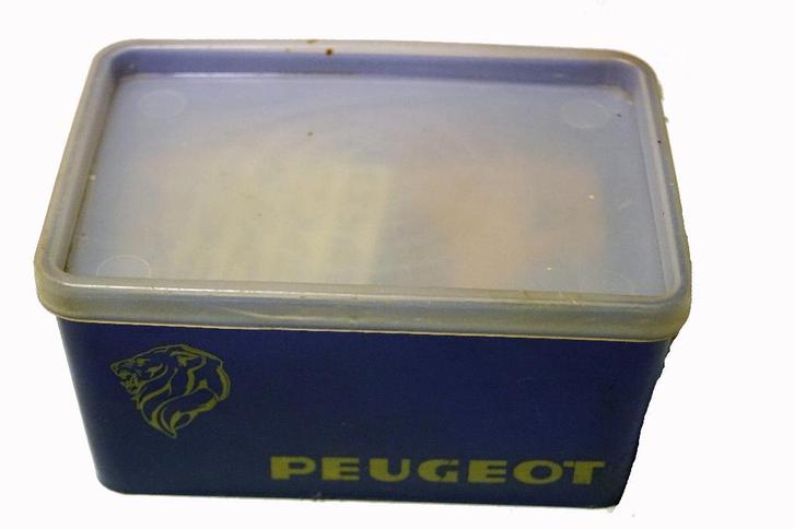 Peugeot vintage kit met reserve lampjes en zekeringen, Auto-onderdelen, Verlichting, Peugeot, Ophalen of Verzenden