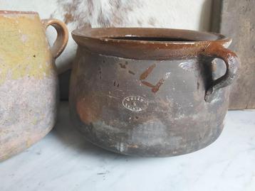 Prachtige zware oude aardewerken pot (Spanje, Breda) beschikbaar voor biedingen
