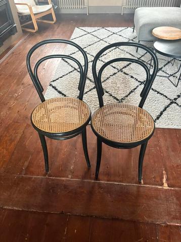 2x vintage thonet stoelen beschikbaar voor biedingen
