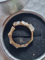 Mooie zircoon goud kleur ring, incl doosje. Nieuw., Handtassen en Accessoires, Ringen, Goud, Goud, Ophalen of Verzenden