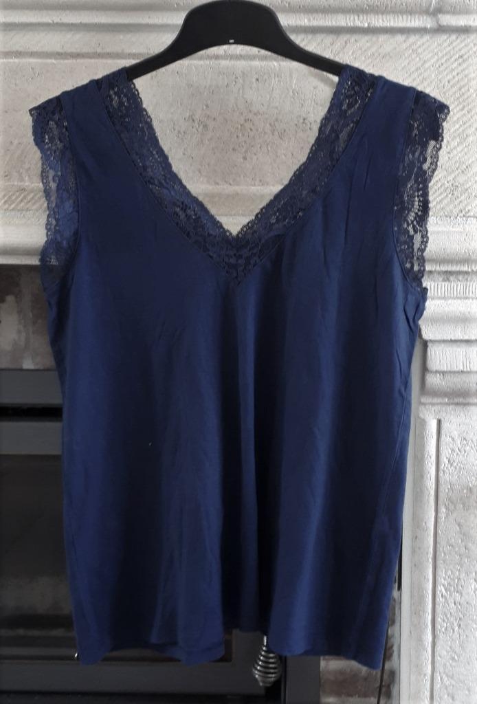 Lords & Lilies - top/tshirt - navy blauw - maat M, Kleding | Dames, Topjes, Zo goed als nieuw, Maat 38/40 (M), Blauw, Zonder mouw