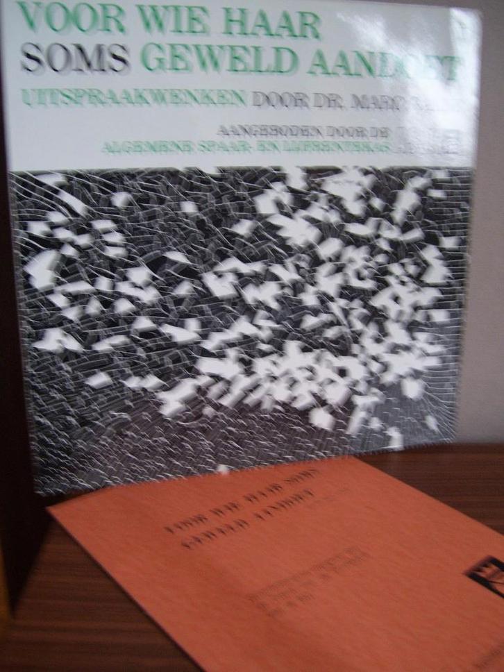 Retro jaren 60 vinyl "Voor wie haar soms geweld aan doet", Verzamelen, Retro, Ophalen of Verzenden